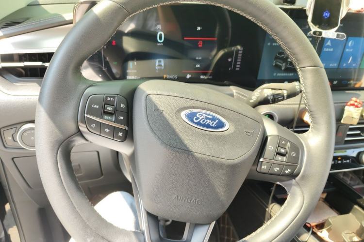 Used Ford Edge 2021 PLUS EcoBoost 245 Two-Wheel-Drive Platinum Edition 5 Seats Steering Wheel