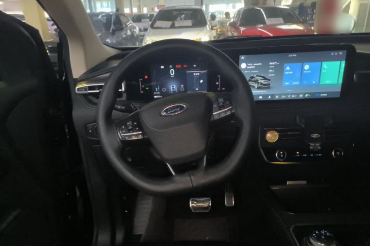 Used Ford Edge 2021 Facelifted PLUS EcoBoost 245 Two-Wheel Drive XLT 7-Seater Steering Wheel
