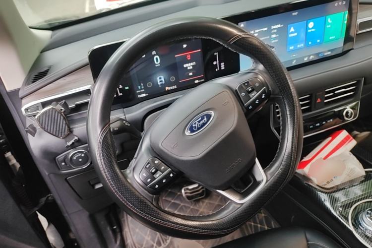 Used Ford Edge 2021 PLUS EcoBoost 245 Two-Wheel-Drive Titanium 7-Seater Steering Wheel