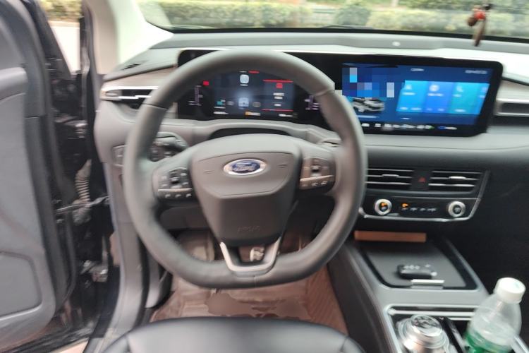 Used Ford Edge 2021 PLUS EcoBoost 245 Two-Wheel-Drive Titanium 7-Seater Steering Wheel
