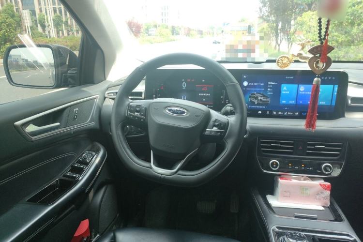 Used Ford Edge 2021 PLUS EcoBoost 245 Two-Wheel-Drive Platinum Edition 5 Seats Steering Wheel