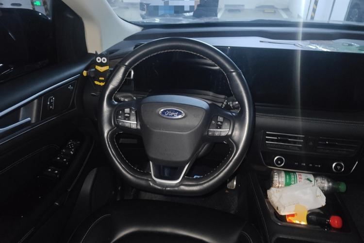 Used Ford Edge 2021 PLUS EcoBoost 245 Two-Wheel-Drive Titanium 7-Seater Steering Wheel