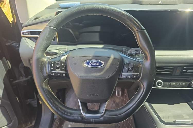 Used Ford Edge 2021 PLUS EcoBoost 245 Two-Wheel-Drive Titanium 7-Seater Steering Wheel