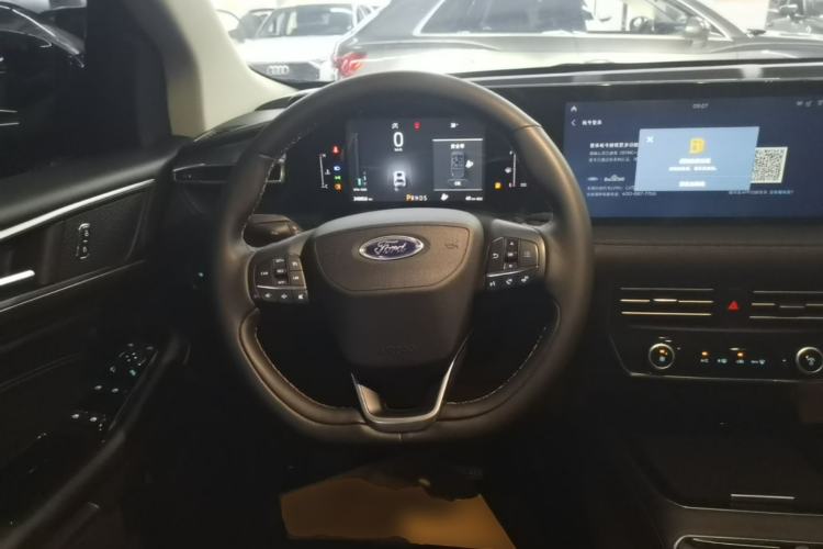 Used Ford Edge 2021 PLUS EcoBoost 245 Two-Wheel-Drive Platinum Edition 5 Seats Steering Wheel