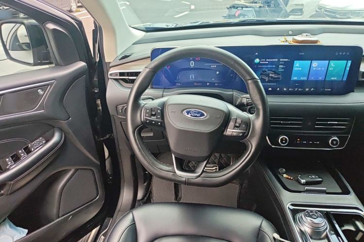Used Ford Edge 2021 PLUS EcoBoost 245 Two-Wheel-Drive Titanium 7-Seater Steering Wheel