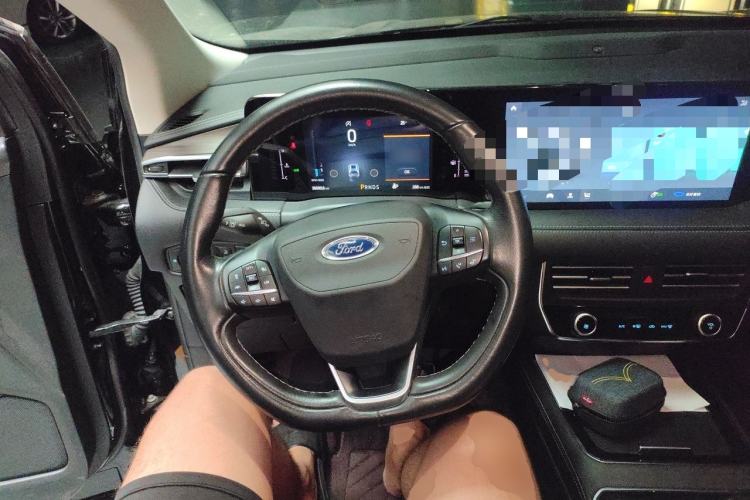 Used Ford Edge 2021 PLUS EcoBoost 245 Two-Wheel-Drive Titanium 7-Seater Steering Wheel