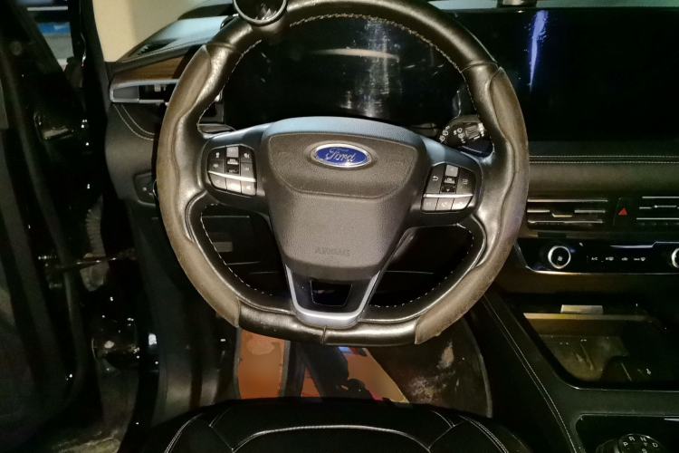 Used Ford Edge 2021 PLUS EcoBoost 245 Two-Wheel-Drive Titanium 7-Seater Steering Wheel
