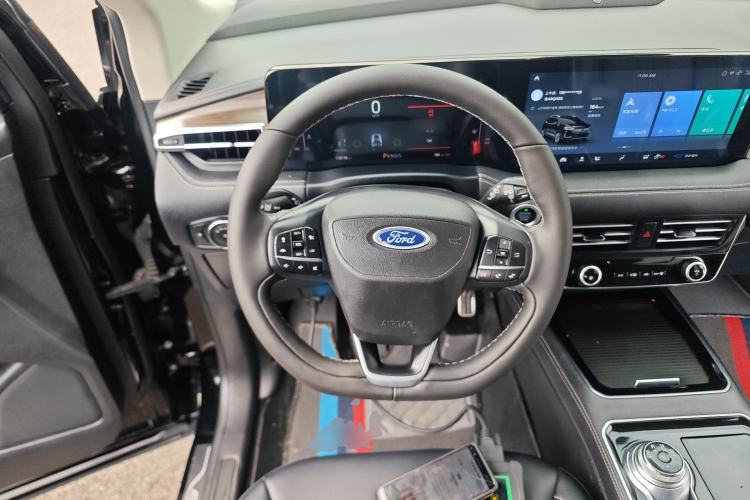 Used Ford Edge 2021 PLUS EcoBoost 245 Two-Wheel-Drive Titanium 7-Seater Steering Wheel