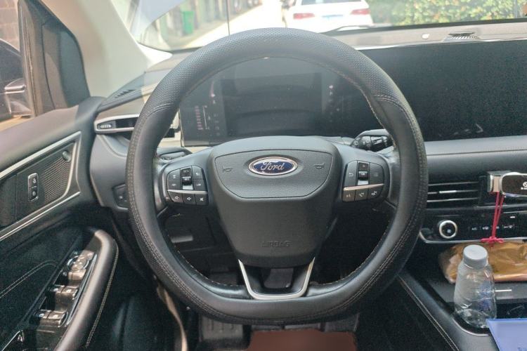 Used Ford Edge 2021 Facelifted PLUS EcoBoost 245 Two-Wheel Drive XLT 7-Seater Steering Wheel