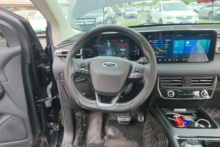 Used Ford Edge 2021 PLUS EcoBoost 245 Two-Wheel-Drive Titanium 7-Seater Steering Wheel