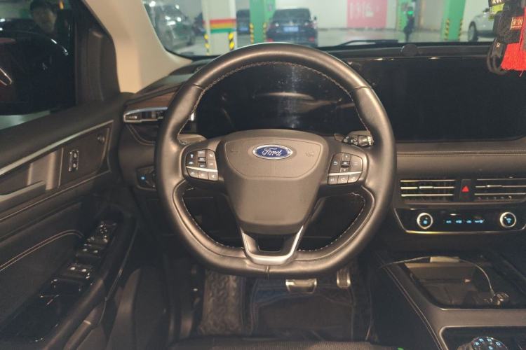 Used Ford Edge 2021 PLUS EcoBoost 245 Two-Wheel-Drive Titanium 7-Seater Steering Wheel