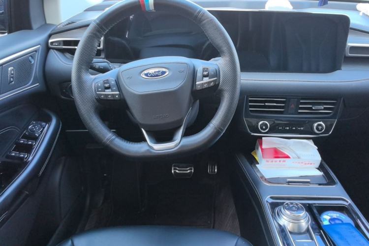 Used Ford Edge 2021 PLUS EcoBoost 245 Two-Wheel-Drive Titanium 7-Seater Steering Wheel