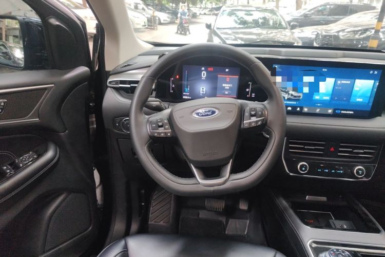 Used Ford Edge 2021 PLUS EcoBoost 245 Two-Wheel-Drive Platinum Edition 5 Seats Steering Wheel