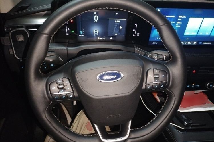 Used Ford Edge 2021 PLUS EcoBoost 245 Two-Wheel-Drive Platinum Edition 5 Seats Steering Wheel