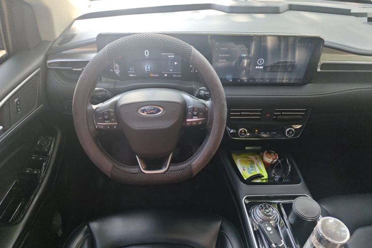 Used Ford Edge 2021 PLUS EcoBoost 245 Two-Wheel-Drive Platinum Edition 5 Seats Steering Wheel