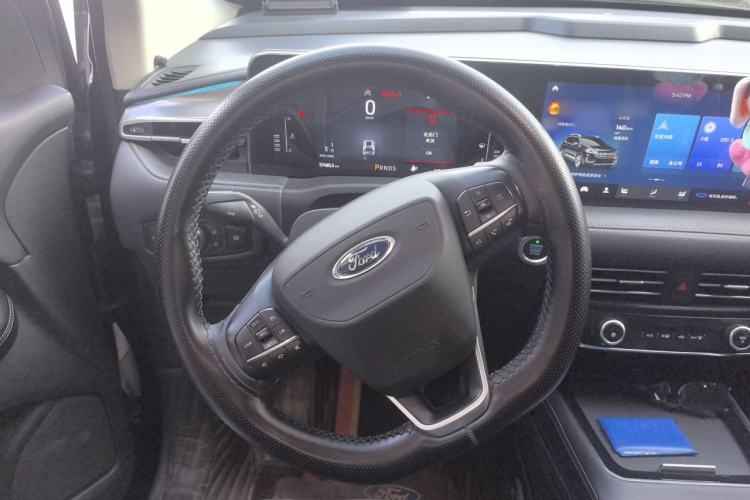 Used Ford Edge 2021 PLUS EcoBoost 245 Two-Wheel-Drive Platinum Edition 5 Seats Steering Wheel