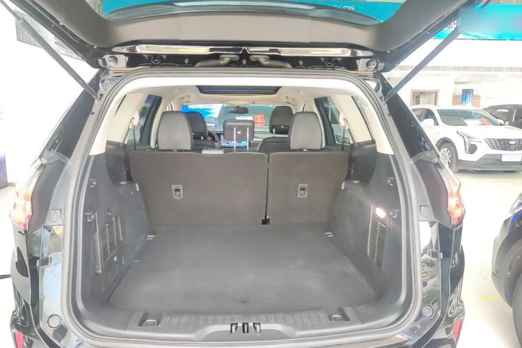 Used Ford Edge 2021 PLUS EcoBoost 245 Two-Wheel-Drive Platinum Edition 5 Seats Trunk