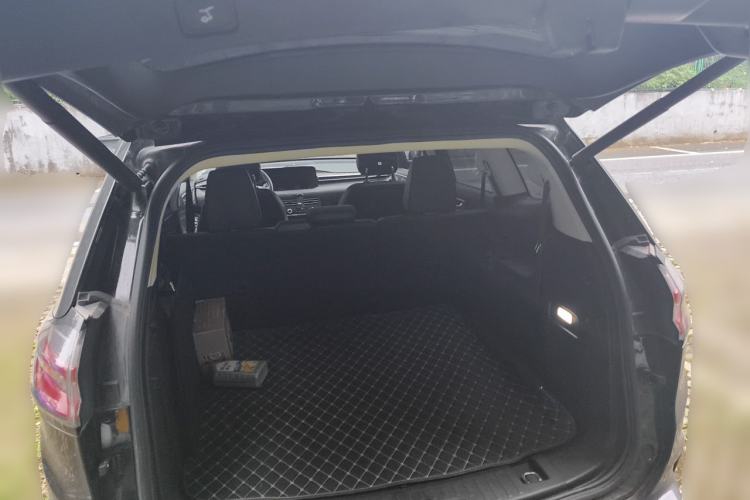 Used Ford Edge 2021 PLUS EcoBoost 245 Two-Wheel-Drive Titanium 7-Seater Trunk