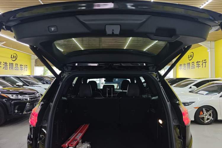 Used Ford Edge 2021 Facelifted PLUS EcoBoost 245 Two-Wheel Drive ST-Line 5-Seater Trunk