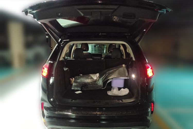 Used Ford Edge 2021 PLUS EcoBoost 245 Two-Wheel-Drive Titanium 7-Seater Trunk