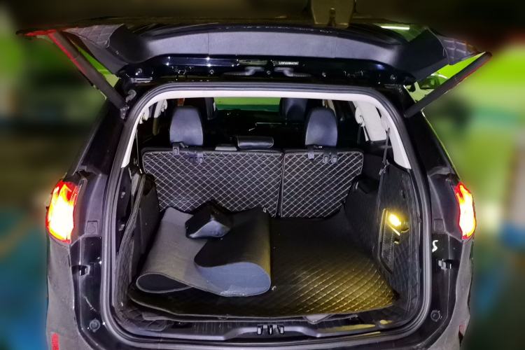 Used Ford Edge 2021 PLUS EcoBoost 245 Two-Wheel-Drive Titanium 7-Seater Trunk