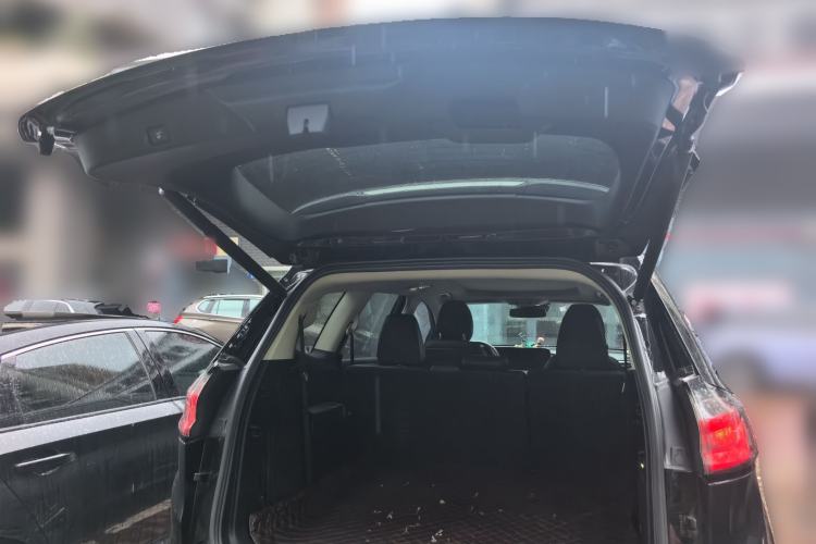 Used Ford Edge 2021 PLUS EcoBoost 245 Two-Wheel-Drive Titanium 7-Seater Trunk