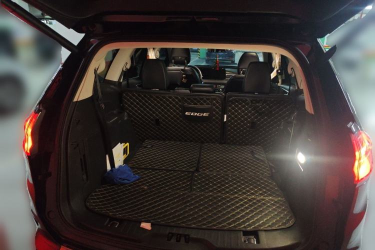Used Ford Edge 2021 PLUS EcoBoost 245 Two-Wheel-Drive Titanium 7-Seater Trunk