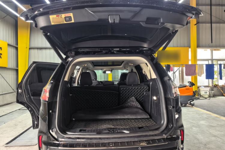 Used Ford Edge 2021 PLUS EcoBoost 245 Two-Wheel-Drive Titanium 7-Seater Trunk