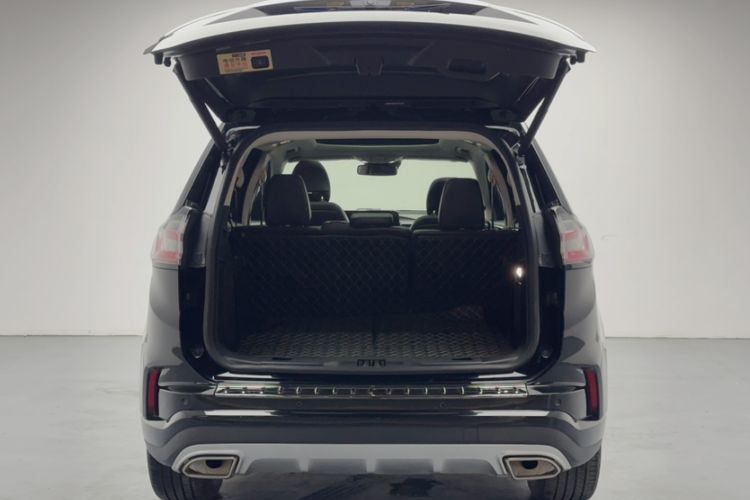Used Ford Edge 2021 PLUS EcoBoost 245 Two-Wheel-Drive Titanium 7-Seater Trunk