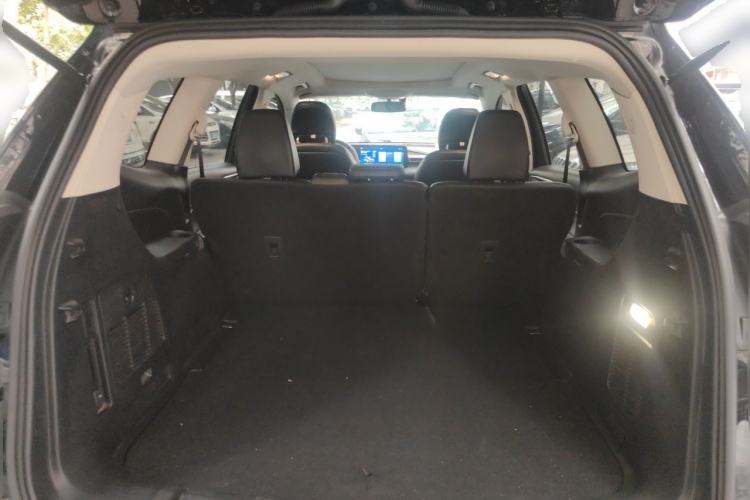 Used Ford Edge 2021 PLUS EcoBoost 245 Two-Wheel-Drive Platinum Edition 5 Seats Trunk
