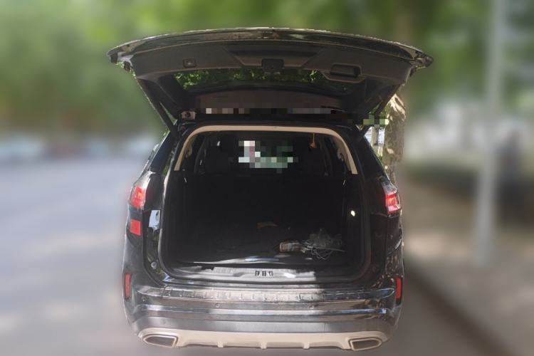 Used Ford Edge 2021 PLUS EcoBoost 245 Two-Wheel-Drive Titanium 7-Seater Trunk