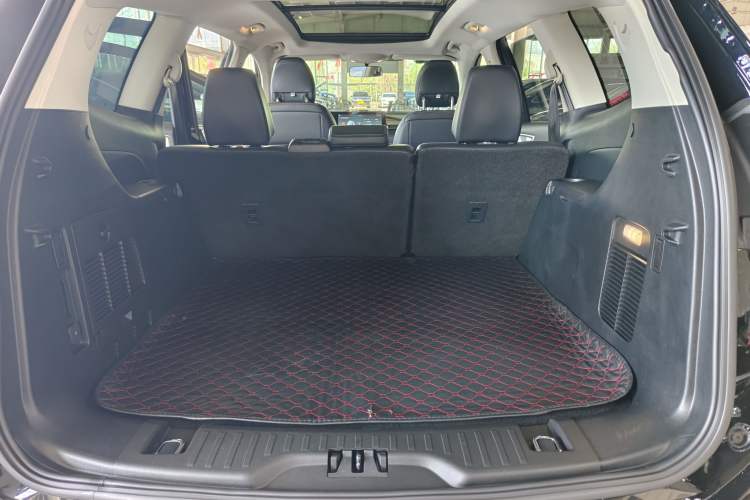 Used Ford Edge 2021 PLUS EcoBoost 245 Two-Wheel-Drive Platinum Edition 5 Seats Trunk