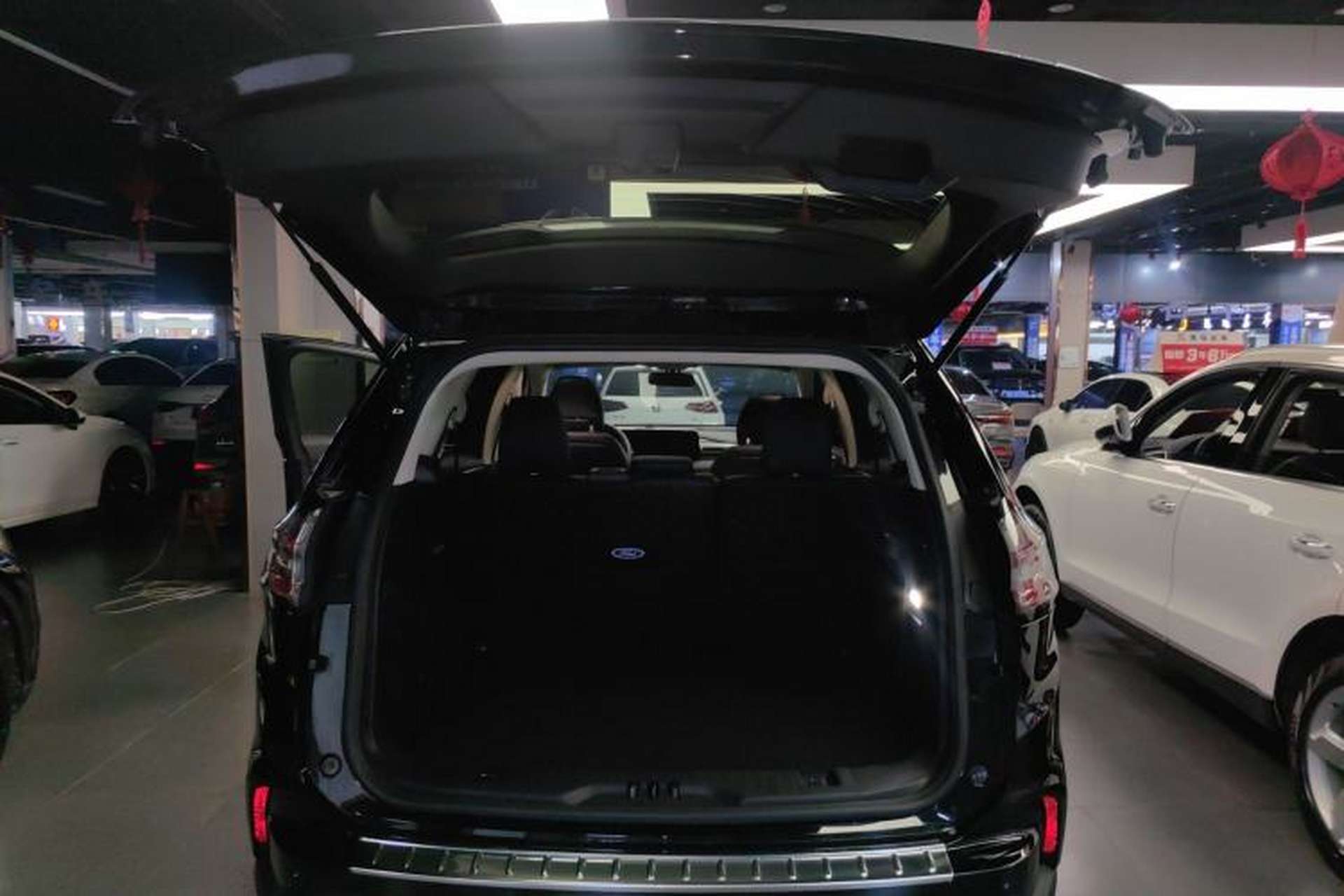 Used Ford Edge 2021 PLUS EcoBoost 245 Two-Wheel-Drive Platinum Edition 5 Seats Trunk
