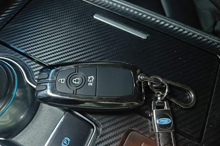 Used Ford Edge 2021 PLUS EcoBoost 245 Two-Wheel-Drive Titanium 7-Seater Vehicle Key