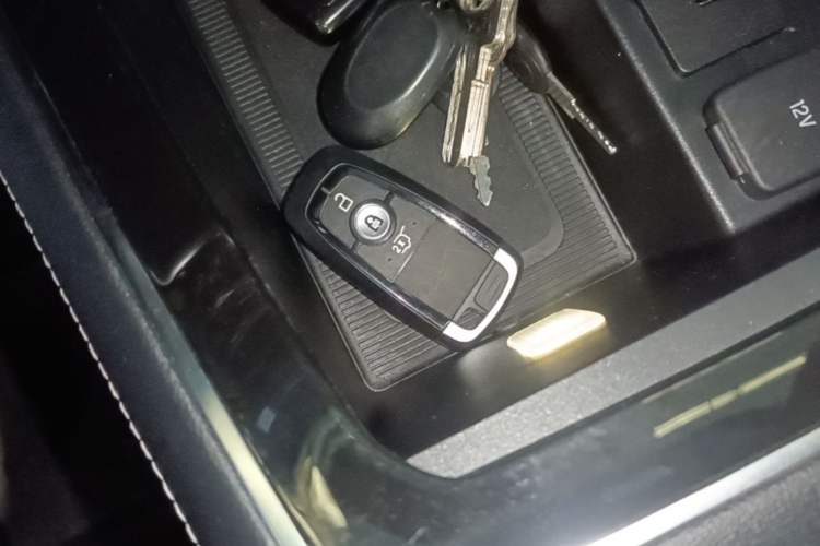 Used Ford Edge 2021 PLUS EcoBoost 245 Two-Wheel-Drive Titanium 7-Seater Vehicle Key