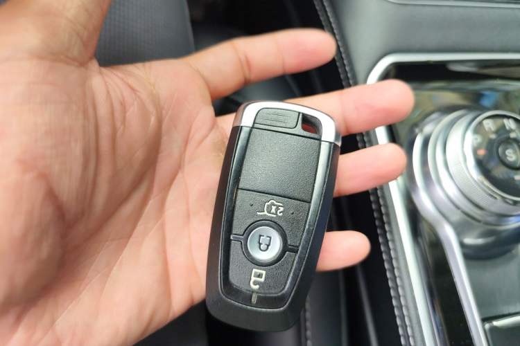 Used Ford Edge 2021 PLUS EcoBoost 245 Two-Wheel-Drive Titanium 7-Seater Vehicle Key