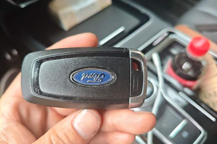Used Ford Edge 2021 PLUS EcoBoost 245 Four-Wheel Drive Titanium Edition 7-Seater Vehicle Key
