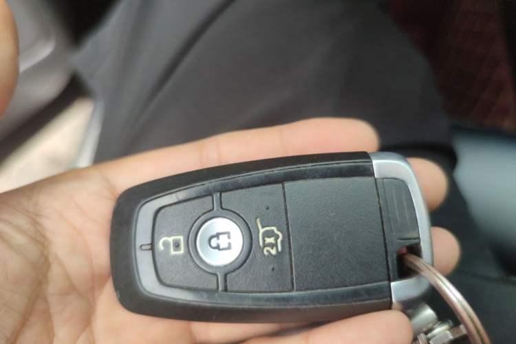 Used Ford Edge 2021 PLUS EcoBoost 245 Two-Wheel-Drive Elite 5-Seater Vehicle Key