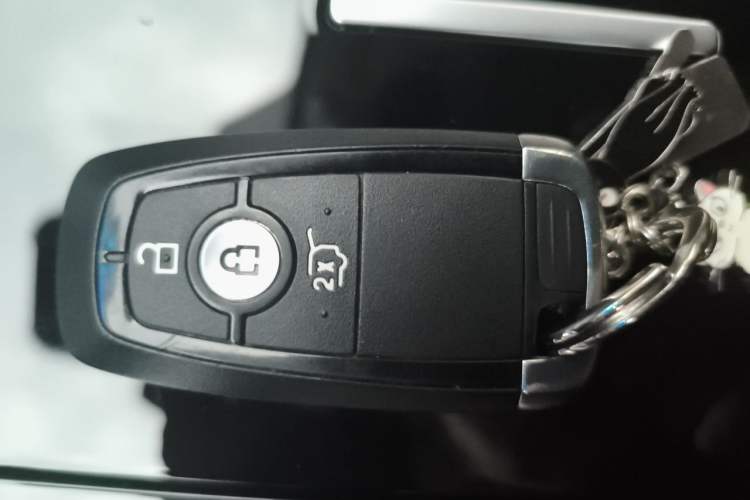 Used Ford Edge 2021 PLUS EcoBoost 245 Two-Wheel-Drive Titanium 7-Seater Vehicle Key