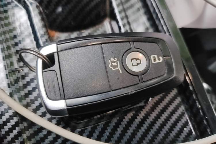Used Ford Edge 2021 PLUS EcoBoost 245 Two-Wheel-Drive Titanium 7-Seater Vehicle Key