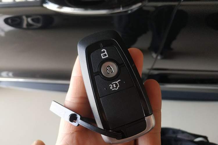 Used Ford Edge 2021 PLUS EcoBoost 245 Two-Wheel-Drive Titanium 7-Seater Vehicle Key