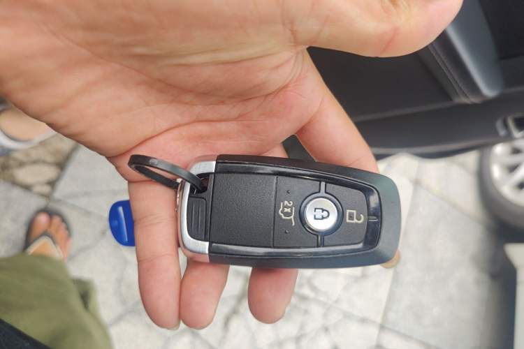 Used Ford Edge 2021 PLUS EcoBoost 245 Two-Wheel-Drive Titanium 7-Seater Vehicle Key