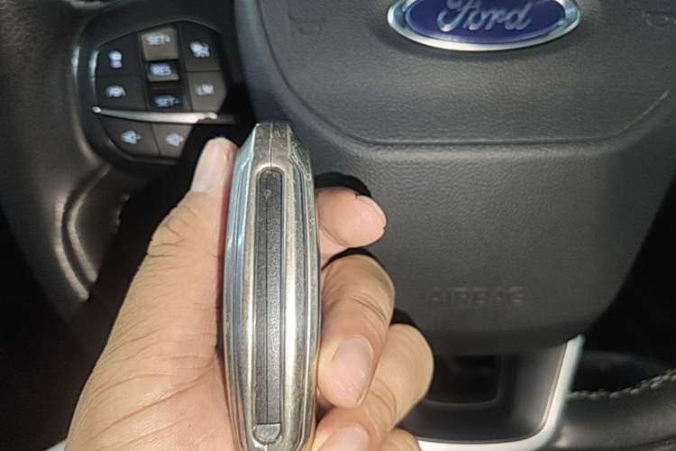 Used Ford Edge 2021 PLUS EcoBoost 245 Two-Wheel-Drive Titanium 7-Seater Vehicle Key