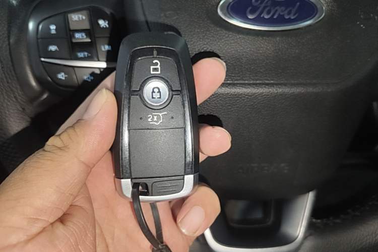 Used Ford Edge 2021 PLUS EcoBoost 245 Two-Wheel-Drive Titanium 7-Seater Vehicle Key