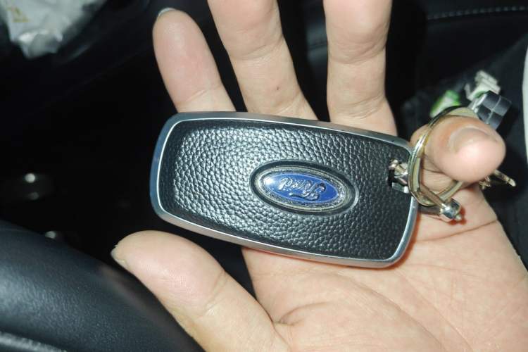 Used Ford Edge 2021 PLUS EcoBoost 245 Two-Wheel-Drive Titanium 7-Seater Vehicle Key