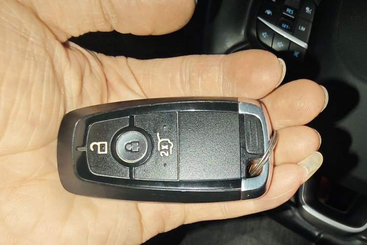 Used Ford Edge 2021 PLUS EcoBoost 245 Two-Wheel-Drive Titanium 7-Seater Vehicle Key