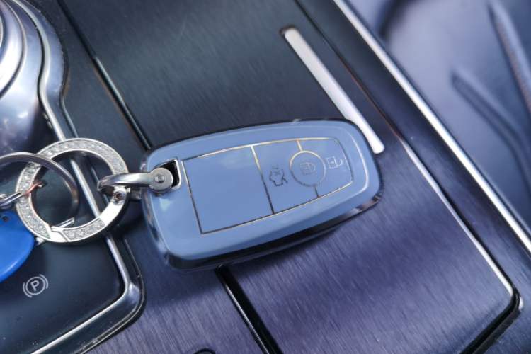Used Ford Edge 2021 PLUS EcoBoost 245 Two-Wheel-Drive Titanium 7-Seater Vehicle Key