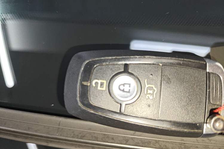 Used Ford Edge 2021 PLUS EcoBoost 245 Two-Wheel-Drive Titanium 7-Seater Vehicle Key
