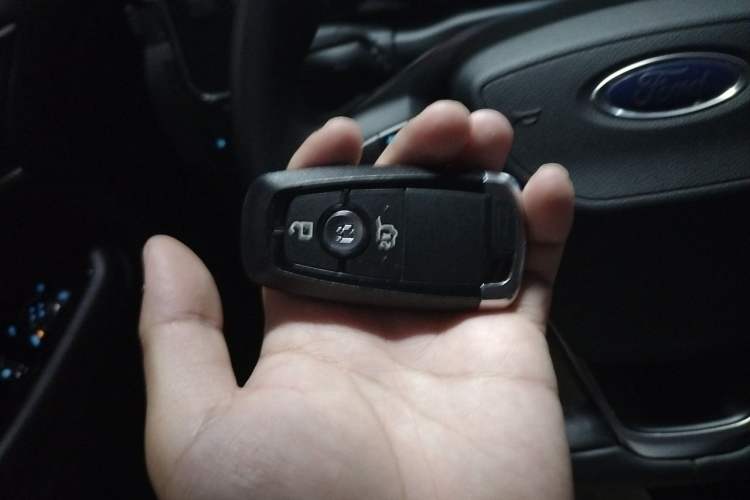 Used Ford Edge 2021 PLUS EcoBoost 245 Two-Wheel-Drive Platinum Edition 5 Seats Vehicle Key