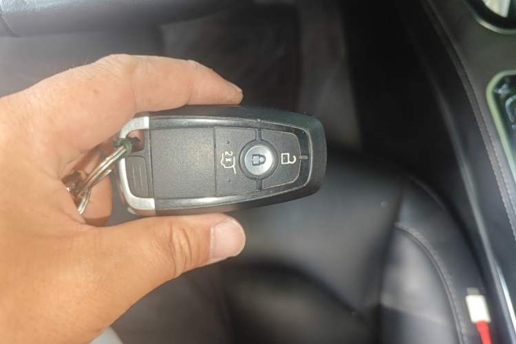 Used Ford Edge 2021 PLUS EcoBoost 245 Two-Wheel-Drive Titanium 7-Seater Vehicle Key